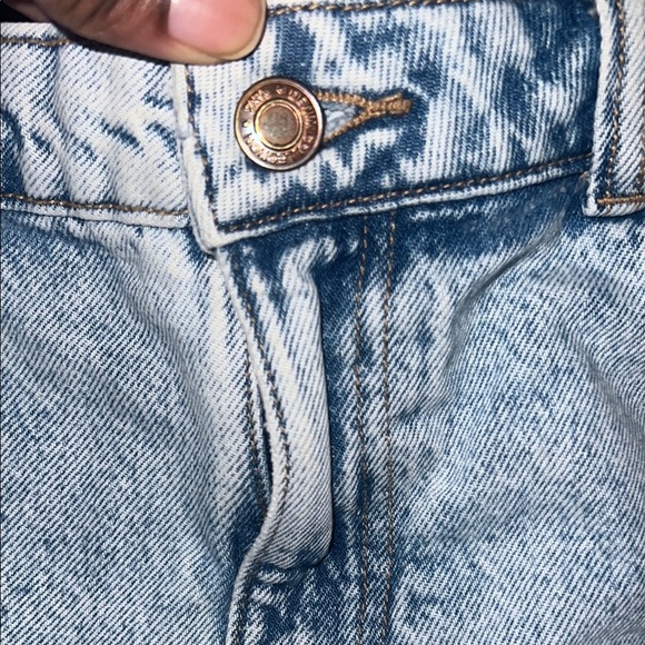 Zara Denim Distressed Women's Shorts size 4 - Picture 6 of 9